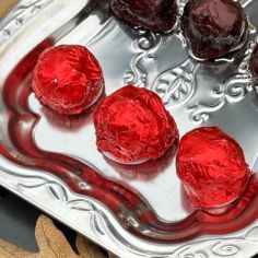 Цукерка в темному шоколаді...
